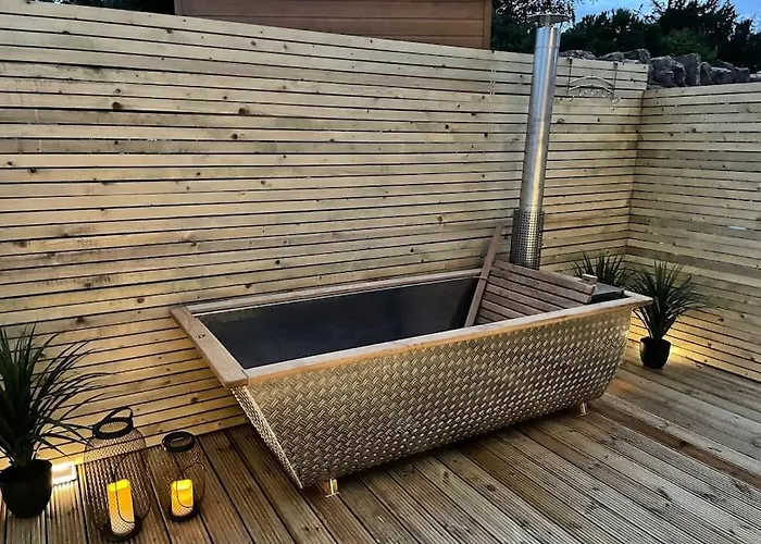 Hill Garth Cottage - Luxury 2 Bed With Wood Burning Hot Tub